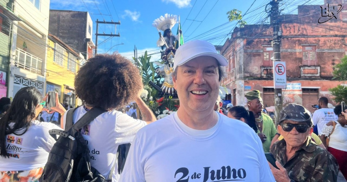 No 2 de julho, Zé Trindade celebra vinda de Lula à Bahia e nega candidatura em 2026