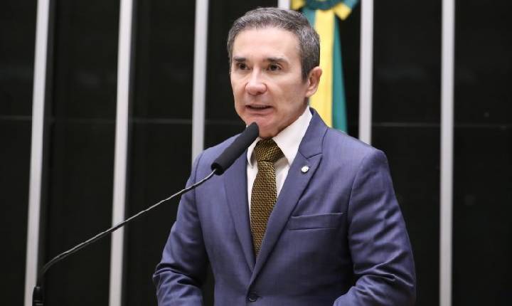 Comissão aprova proposta que cria política de integração de tecnologia na educação básica